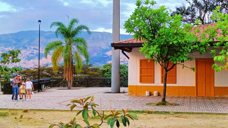 Dónde dormir en Medellín. Mejores zonas y alojamientos