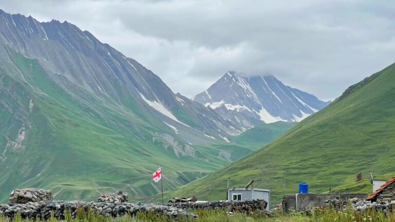 Mejores trekkings en la región de Kazbegi