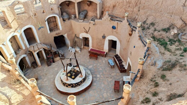 Qué hacer y ver en Old Matmata. Las casas trogloditas de Túnez