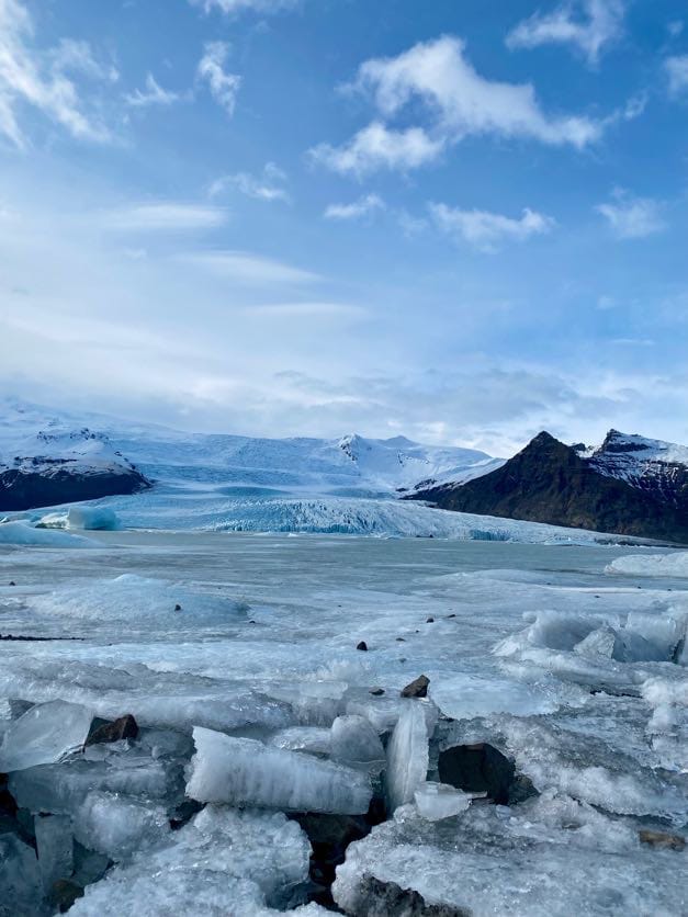Visitando una lengua glaciar, un imprescindible en nuestro día de ruta por Stokksnes, Vatnajökull, Jökulsárlon y Mulagljufur