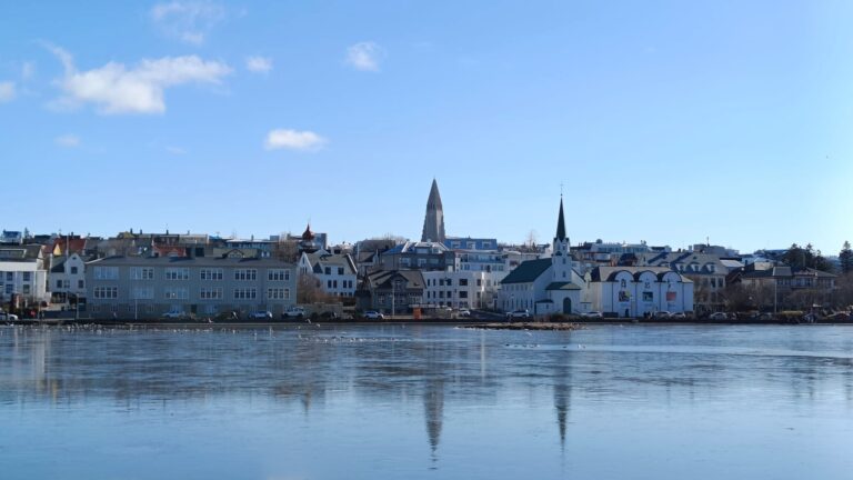 Los 15 mejores lugares que ver en Reikiavik. Mapa + itinerario