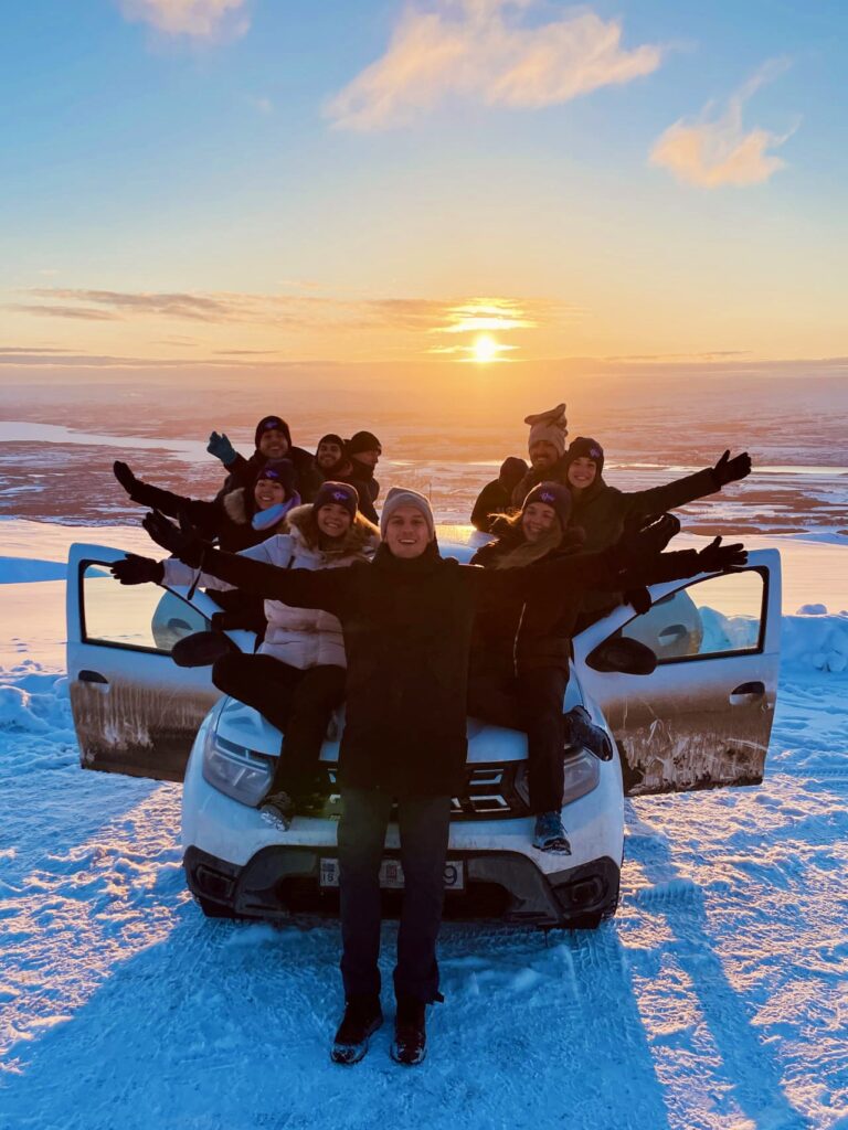 Ser un grupo grande, de las mejores opciones para viajar en Islandia barato.