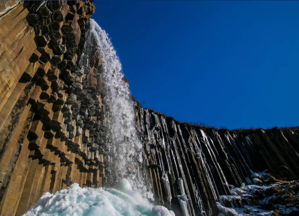 Svartifoss, parte del Parque Skaftafell, en el sur de Islandia