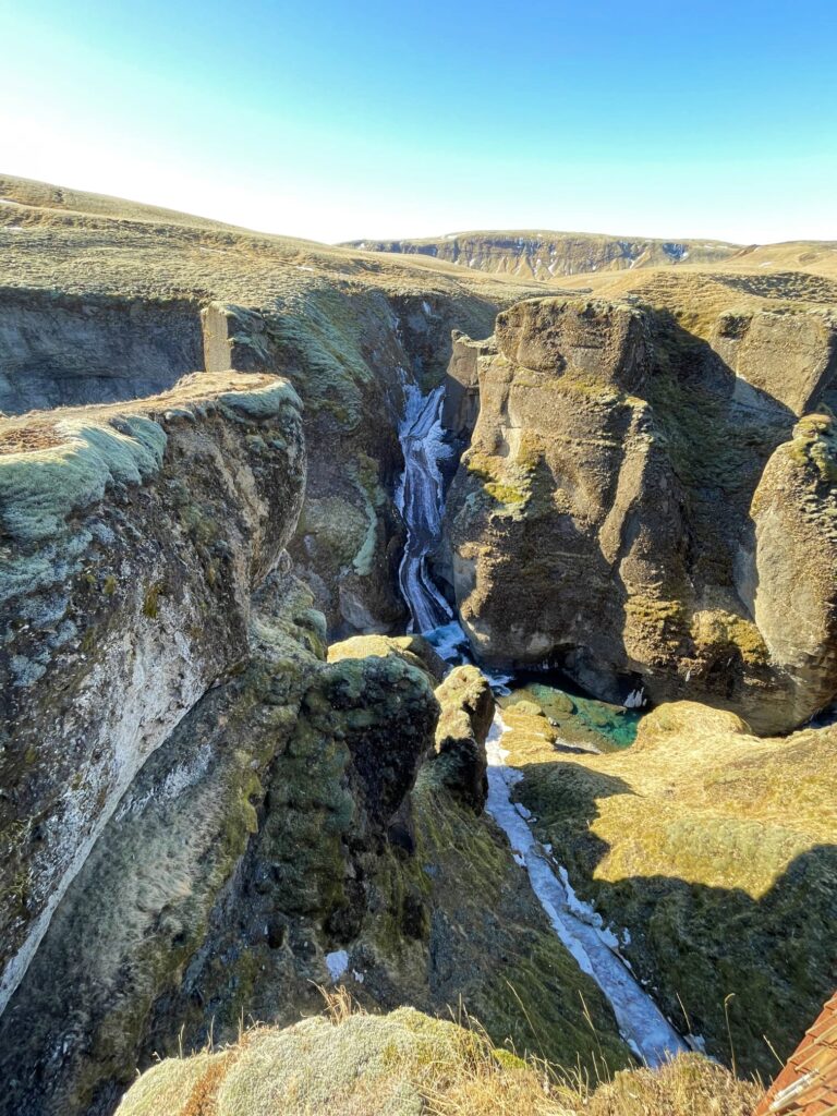 Fjaðrárgljúfur, un cañón en el sur de Islandia.