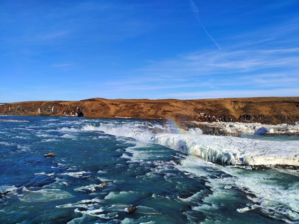 Uridafoss, Una de las cascadas que más agua mueve en el sur de Islandia.