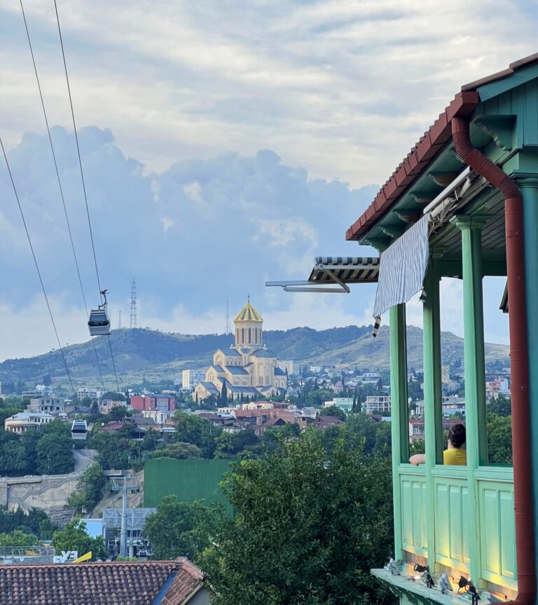Dónde dormir en Tbilisi. Mejores zonas y alojamientos