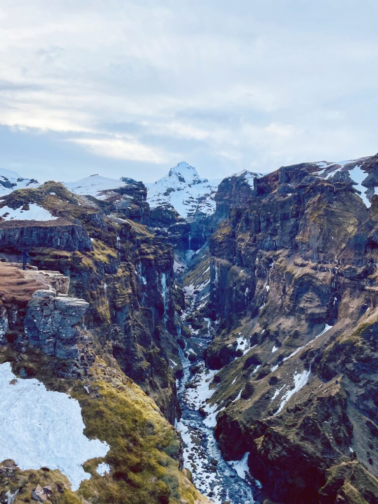 10 lugares imprescindibles y menos conocidos que ver en Islandia