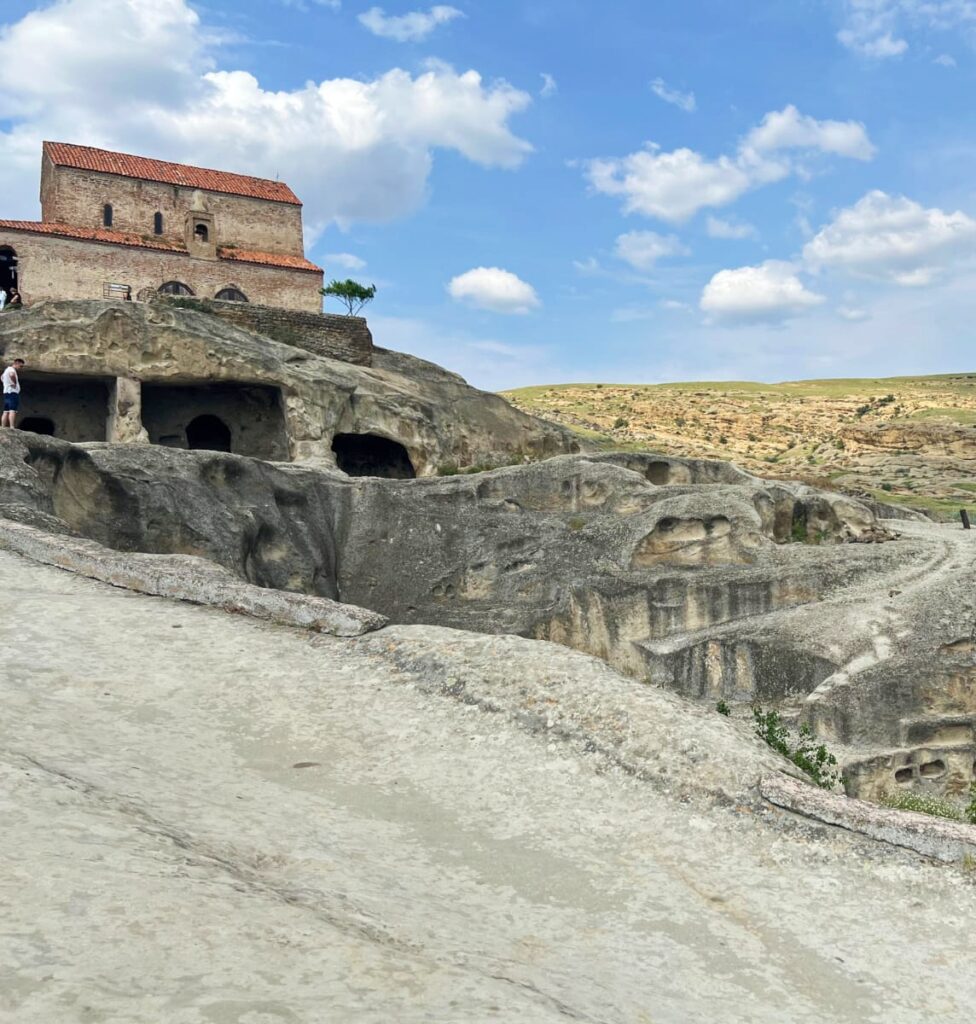 La iglesia cristiana en lo alto de Uplistsikhe.