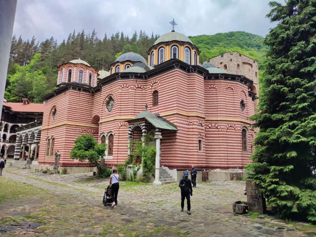 El Monasterio de Rila, un imprescindible en un viaje a Bulgaria.