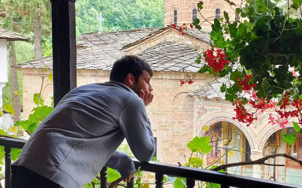 Visitar el Monasterio de Troyan en un viaje a Bulgaria.