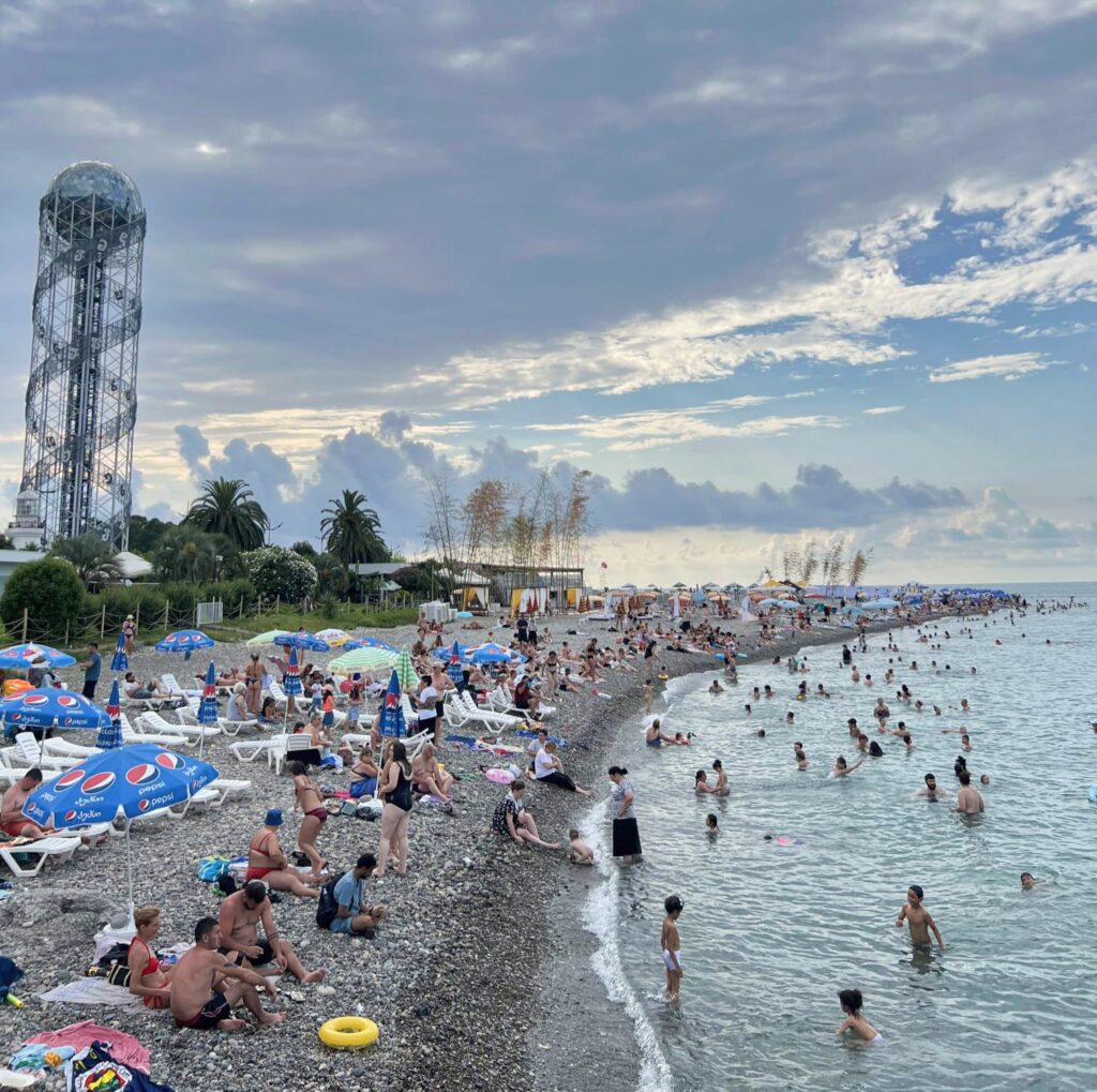 La playa de piedras de Batumi.