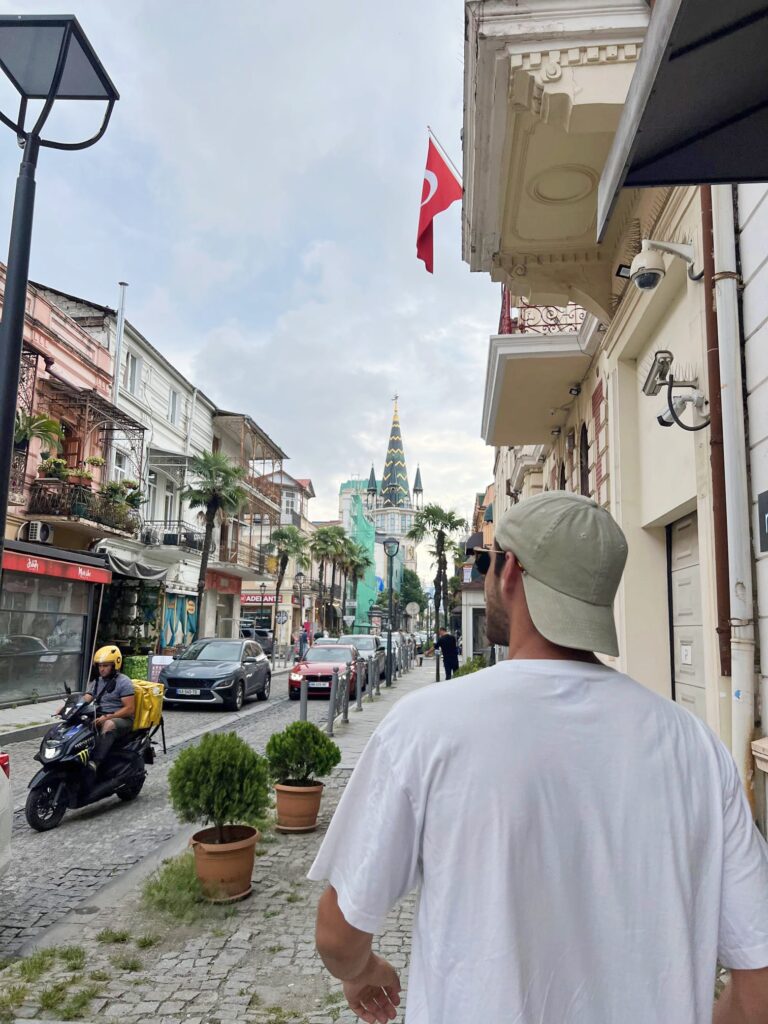 Paseando por las calles de Batumi.