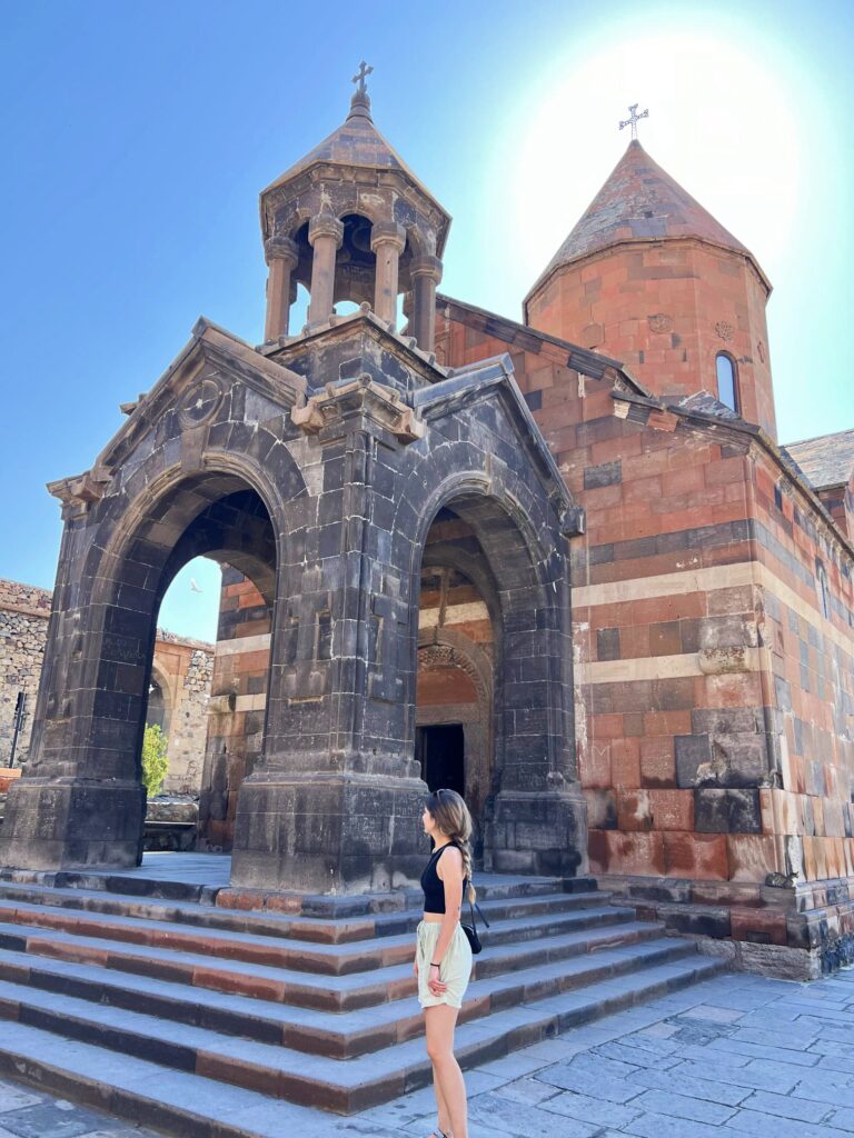 Conducir en Armenia. El Khor Virap, otro sitio con el que necesitarás transporte para llegar.