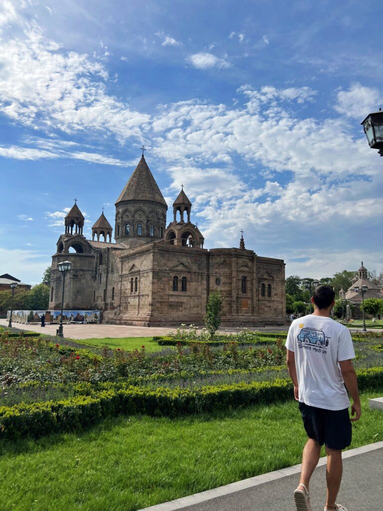 Visitar Echmiadzín por libre. El Vaticano de Armenia
