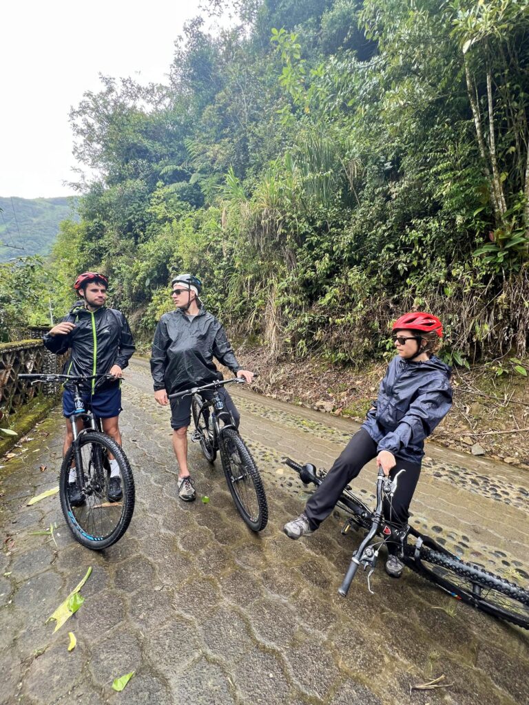Un día nuestra alternativa a conducir en Ecuador fue la bici.