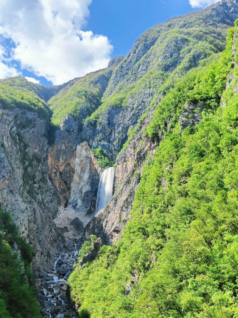 Viajar a Eslovenia en 3 días: cascada Boka