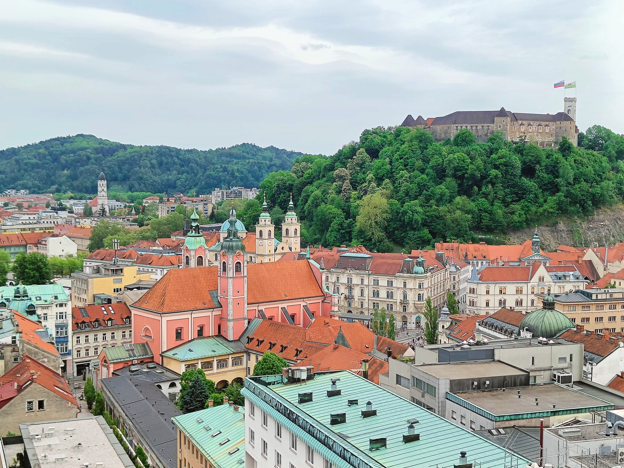 Las vistas desde Neboticnik, una de las cosas que tienes que ver en Liubliana en 1 día.
